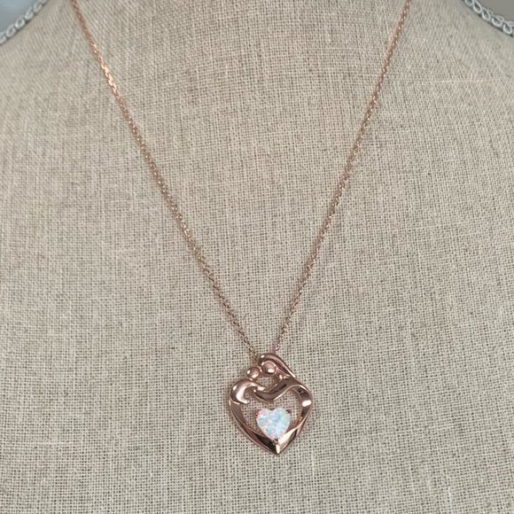 Flyow Fine Jewelry Women’s Loving Mother Child Heart White Opal Necklace - Picture 5 of 13